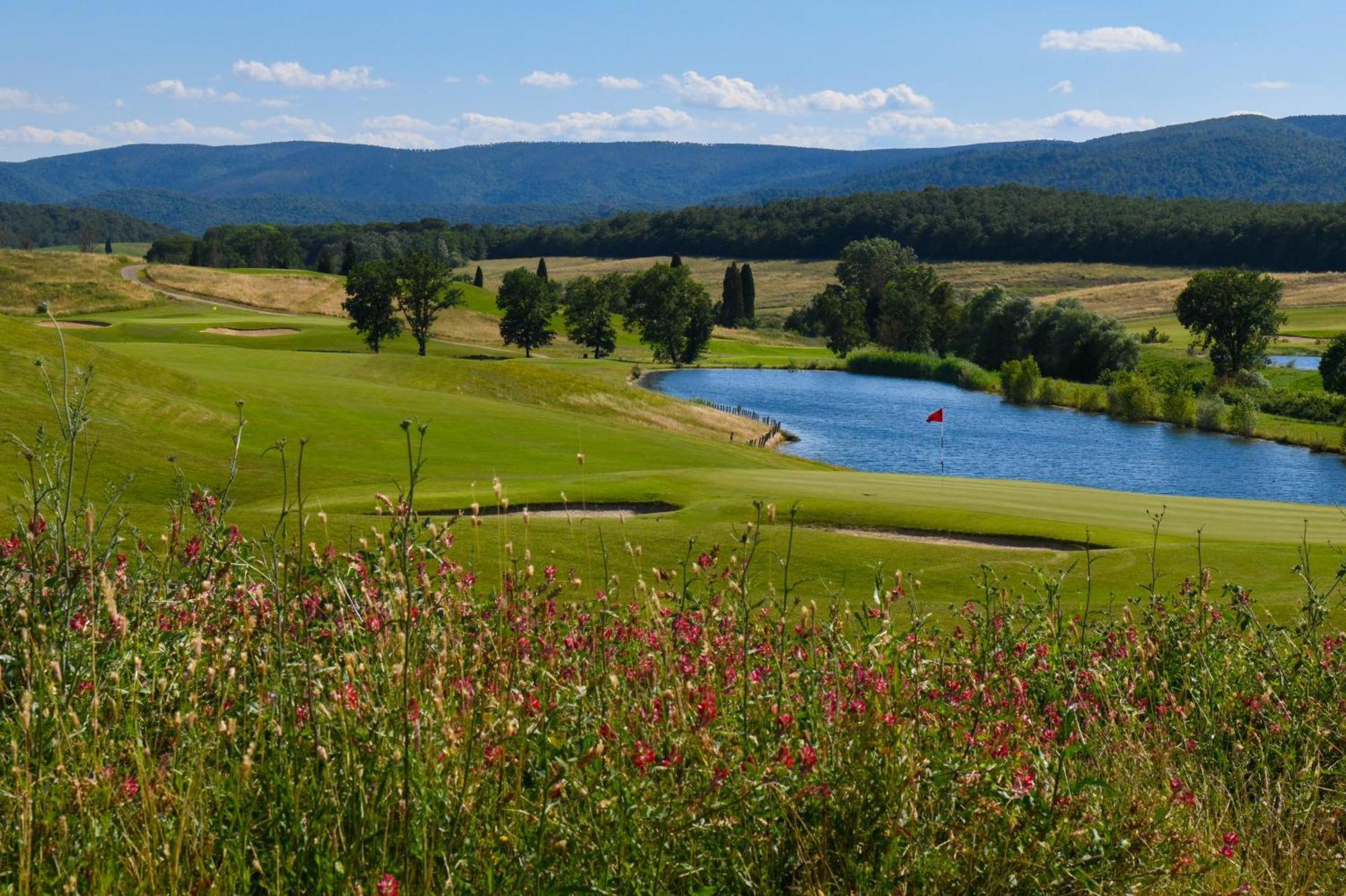 La Bagnaia Golf Resort Exteriér fotografie