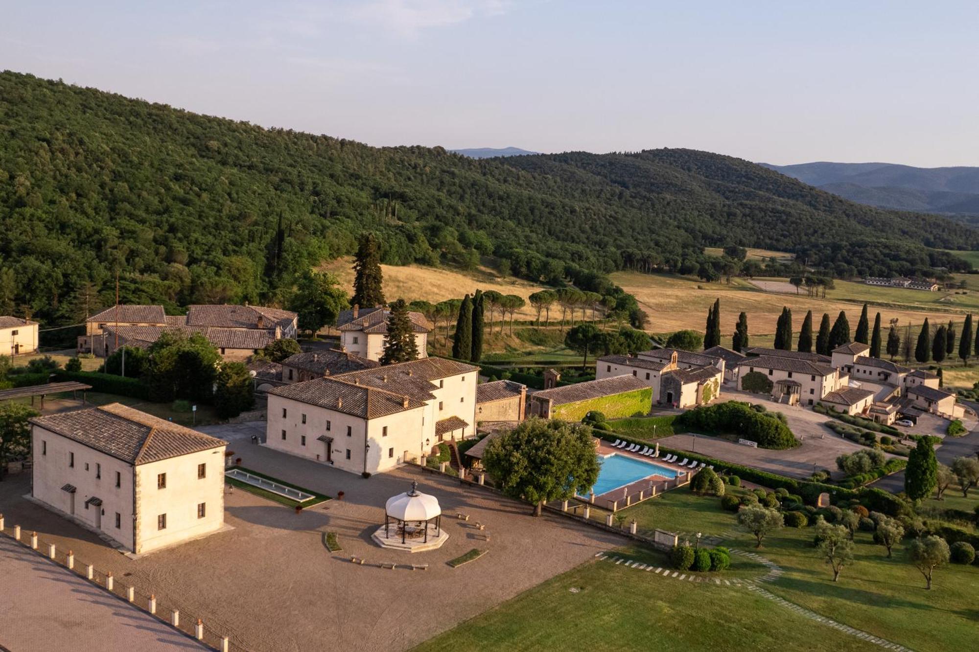 La Bagnaia Golf Resort Exteriér fotografie